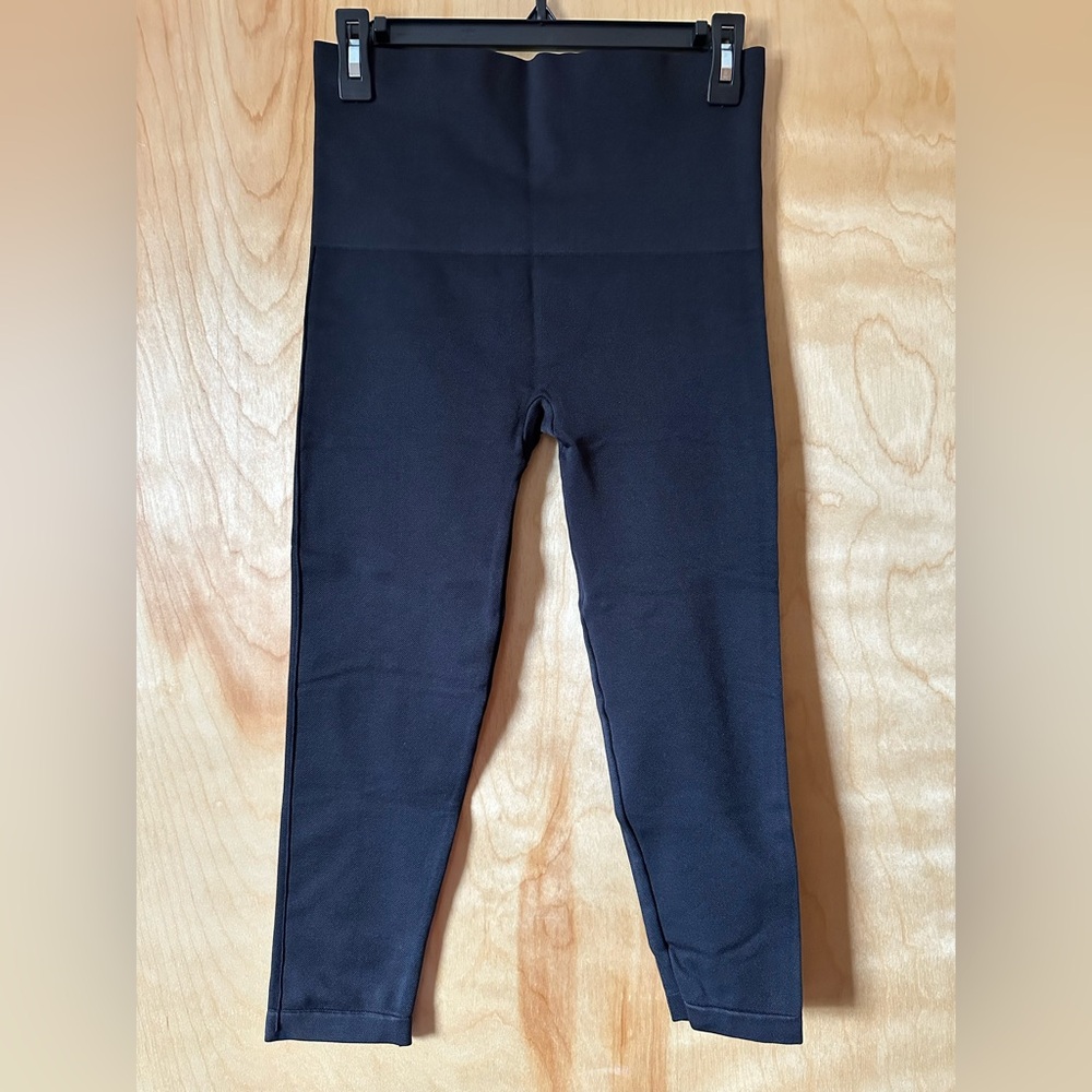💕 SPANX 💕 Look At Me Now Black Crop Leggings